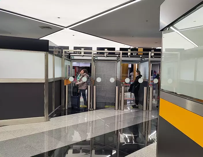 Автоматические калитки WMD-06, международный аэропорт Шереметьево, Москва 