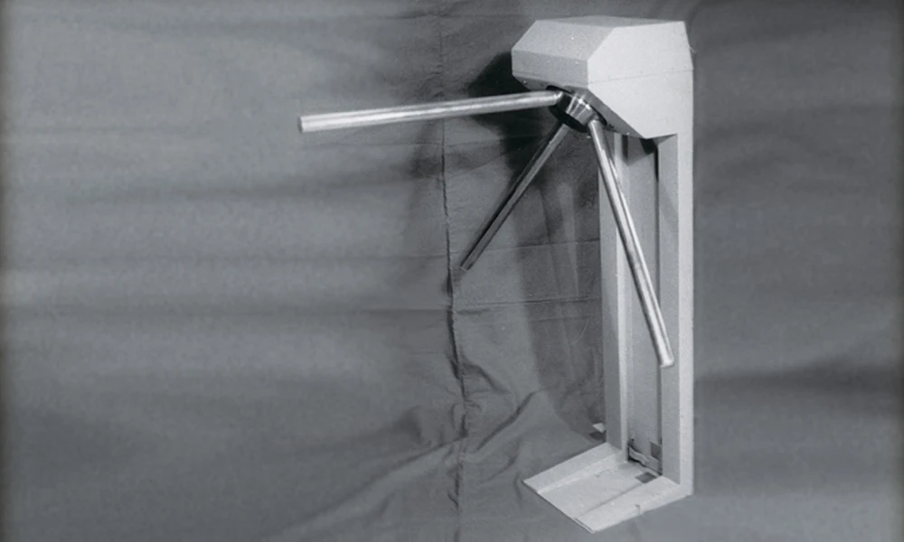 Первый в России турникет-трипод, 1991 год