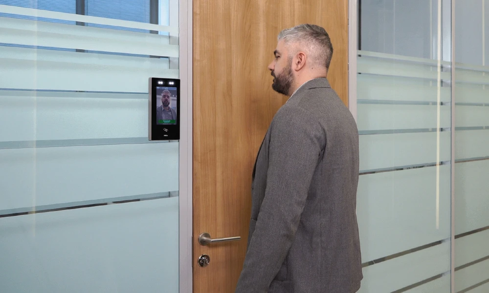 Доступ по распознаванию лиц