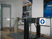 выставочный зал с оборудованием систем безопасности PERCo